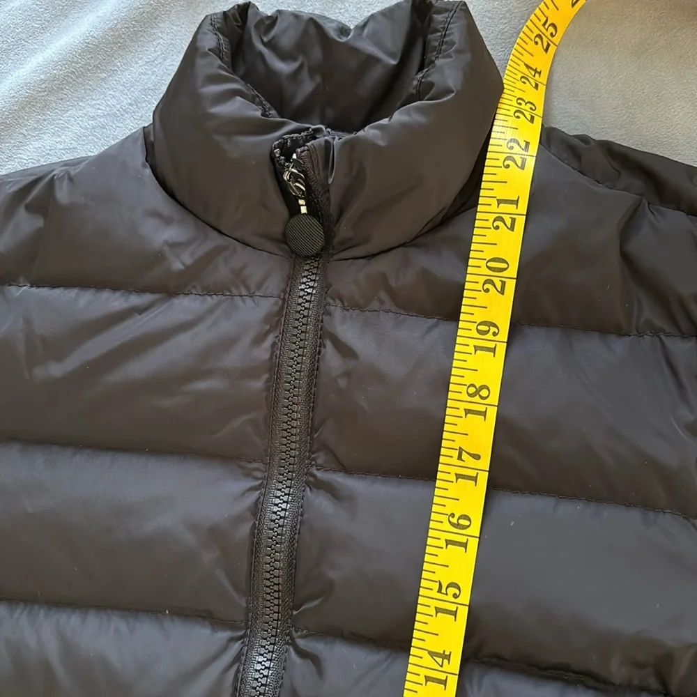 Moncler black short puffer with zip cuffs - Picture 15 of 16